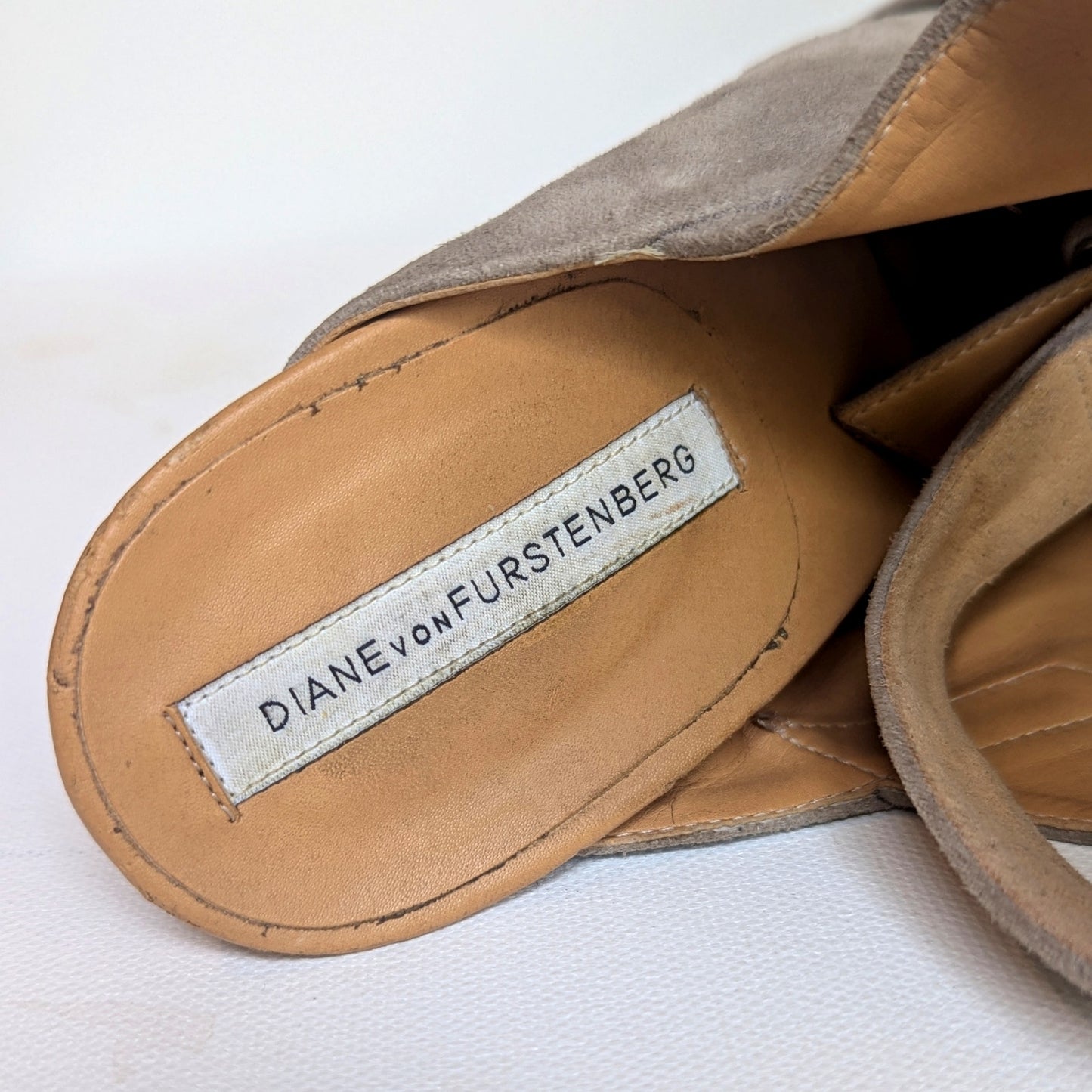 Diane von Furstenberg Women's Taupe Suede Wedge Strappy Sandals with Buckle Size 6.5