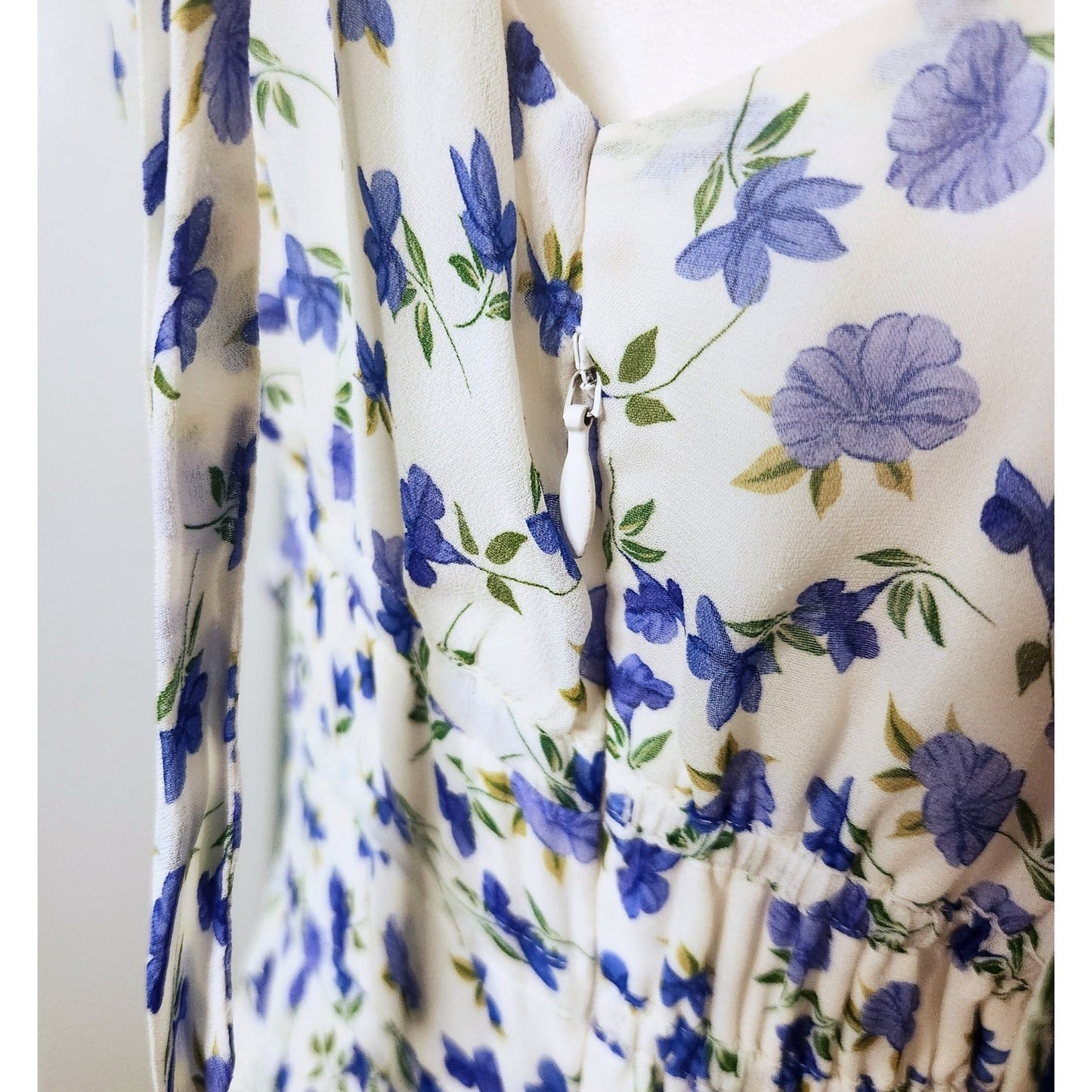 Shoshanna Helena Dress Size 8 Blue Floral Sleeveless Lightweight Viscose Midi