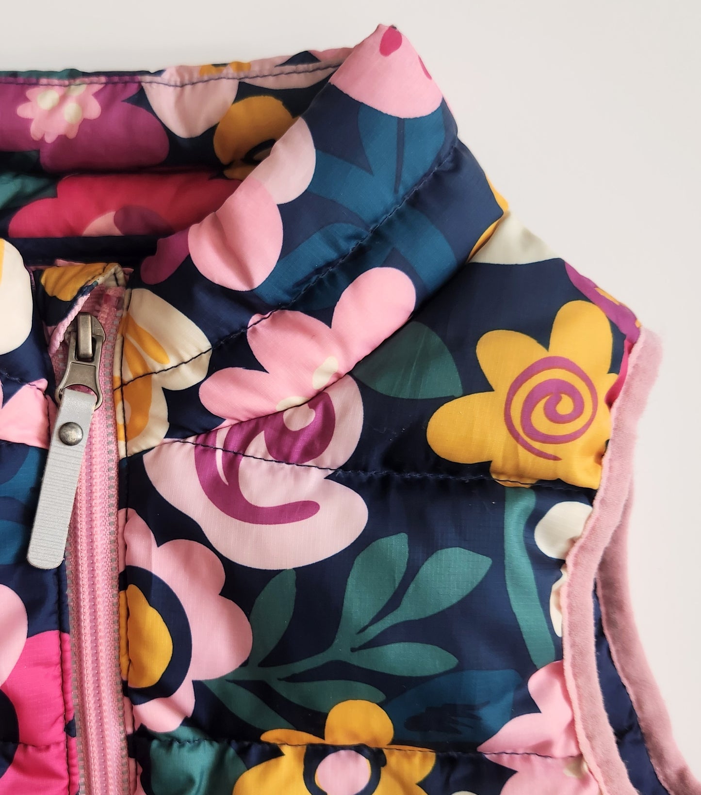 Hanna Andersson Superlight Down Vest Navy Multi Floral Size 5 | 110 cm