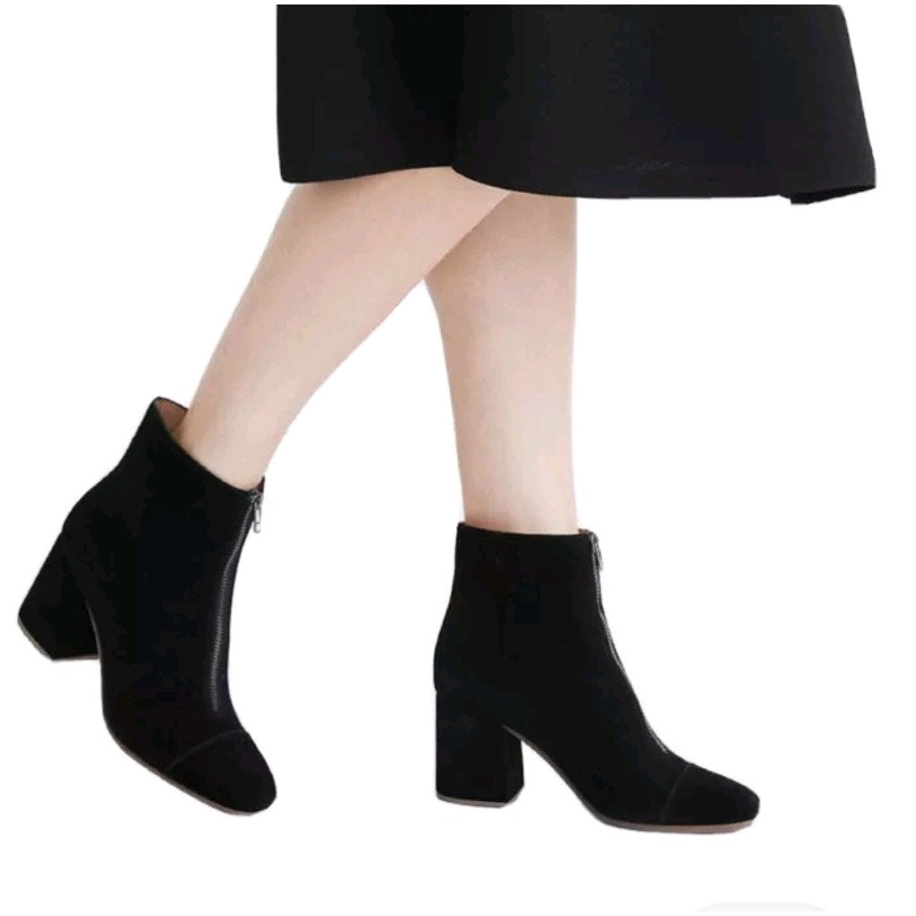 Madewell The Amalia Zip Ankle Boot in Suede True Black – Women's Size 10