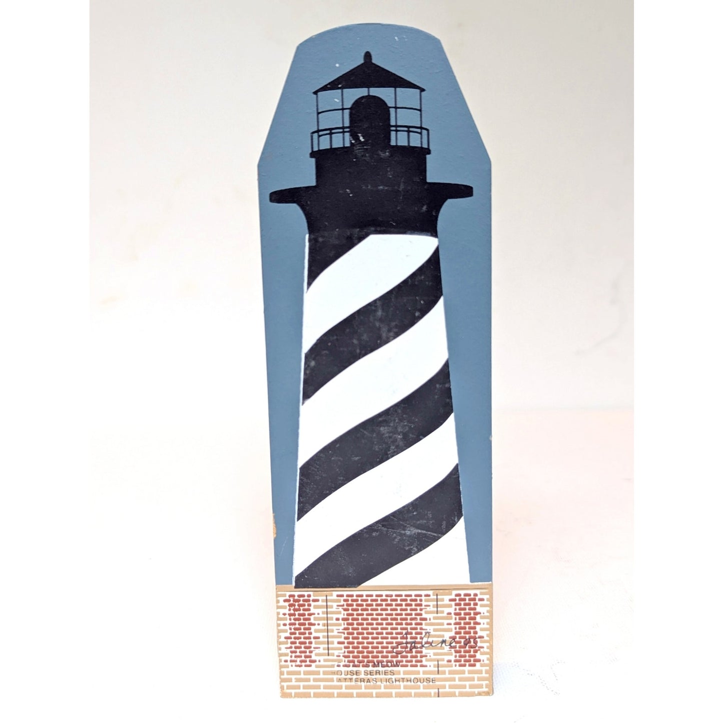 Cat's Meow Village Vintage 1995 Cape Hatteras Lighthouse, Lighthouse Series