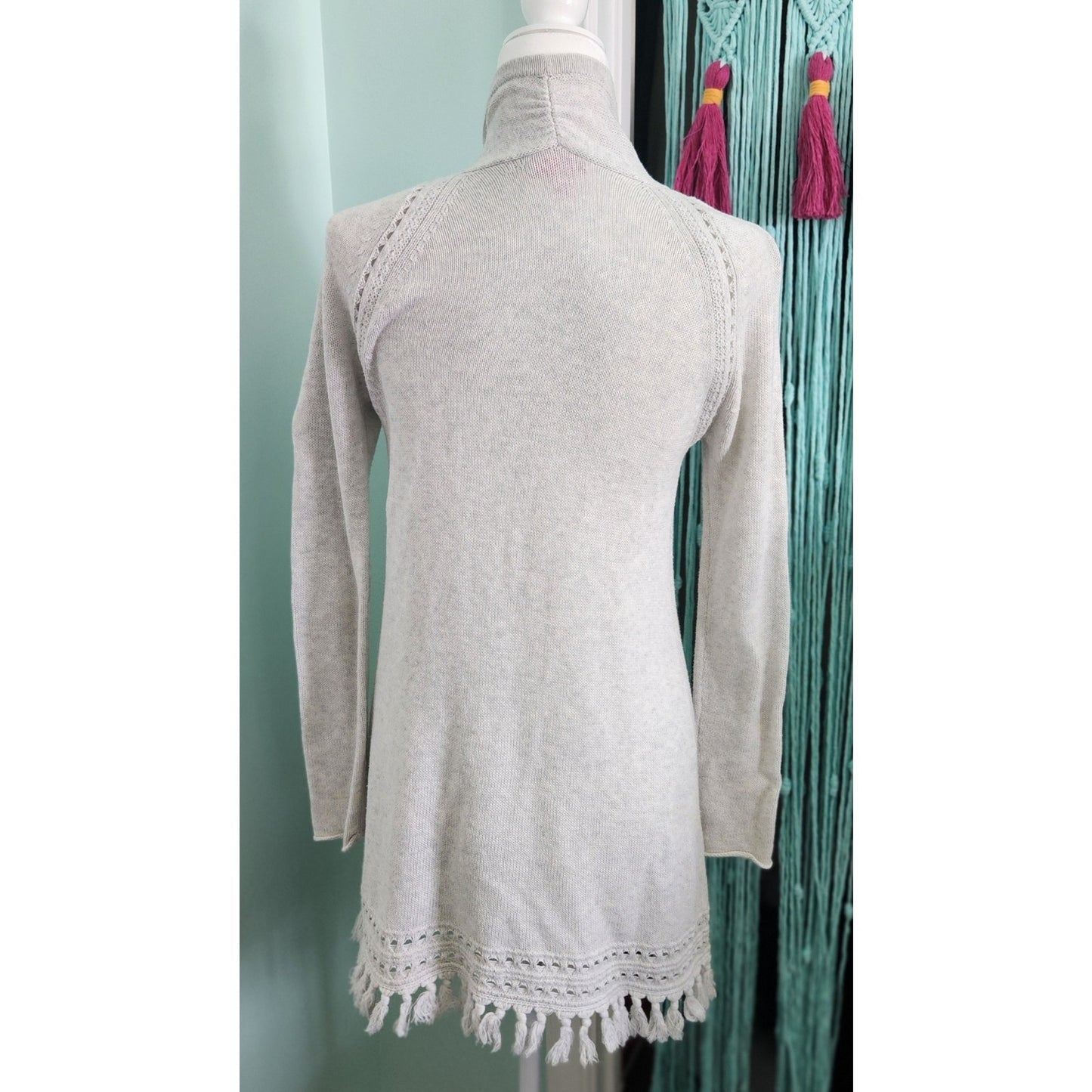 Lilly Pulitzer Martinique Long Fringe Hem Sweater Light Gray Women Size Small
