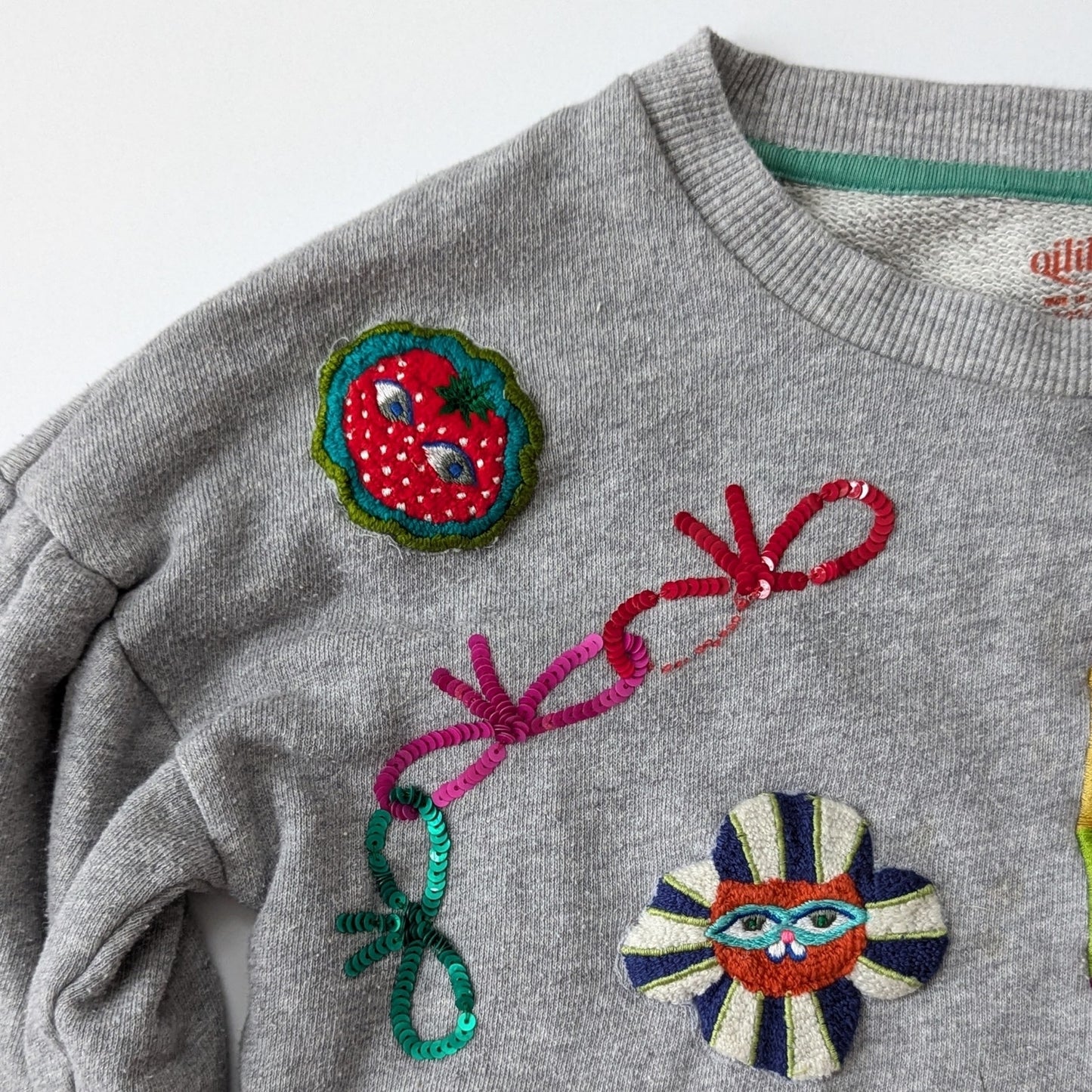 Oilily Believe Sweater Gray Crewneck Sequins Embroidery Size 7 | 122 cm
