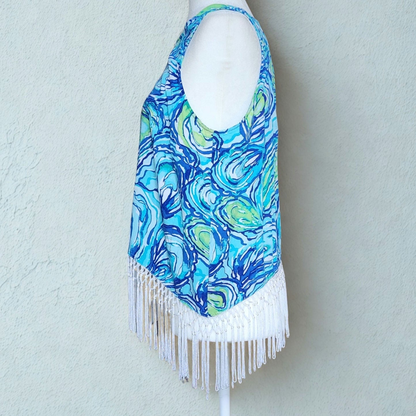 Lilly Pulitzer Women's Sonya Top β Sparkling Blue "Oh Shucks" Oyster Print Fringe Hem Size 8