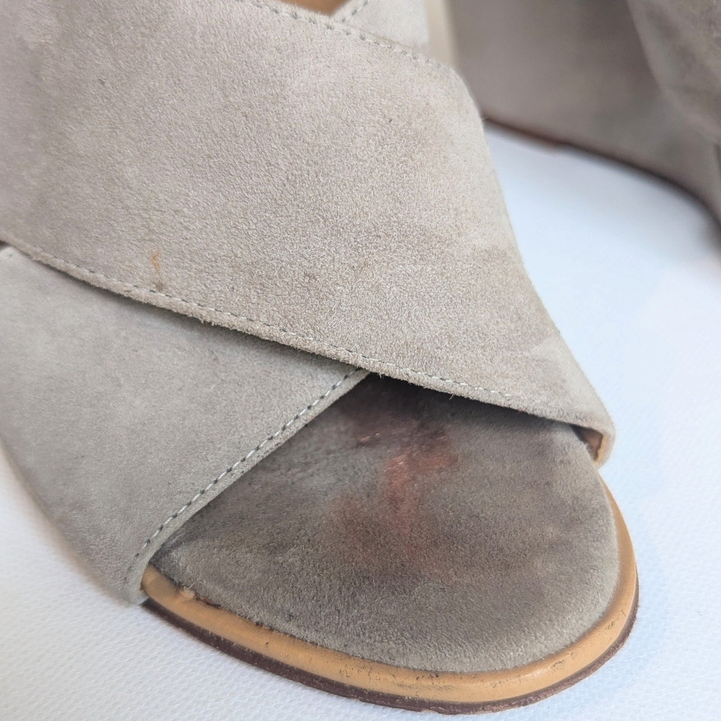 Diane von Furstenberg Women's Taupe Suede Wedge Strappy Sandals with Buckle Size 6.5
