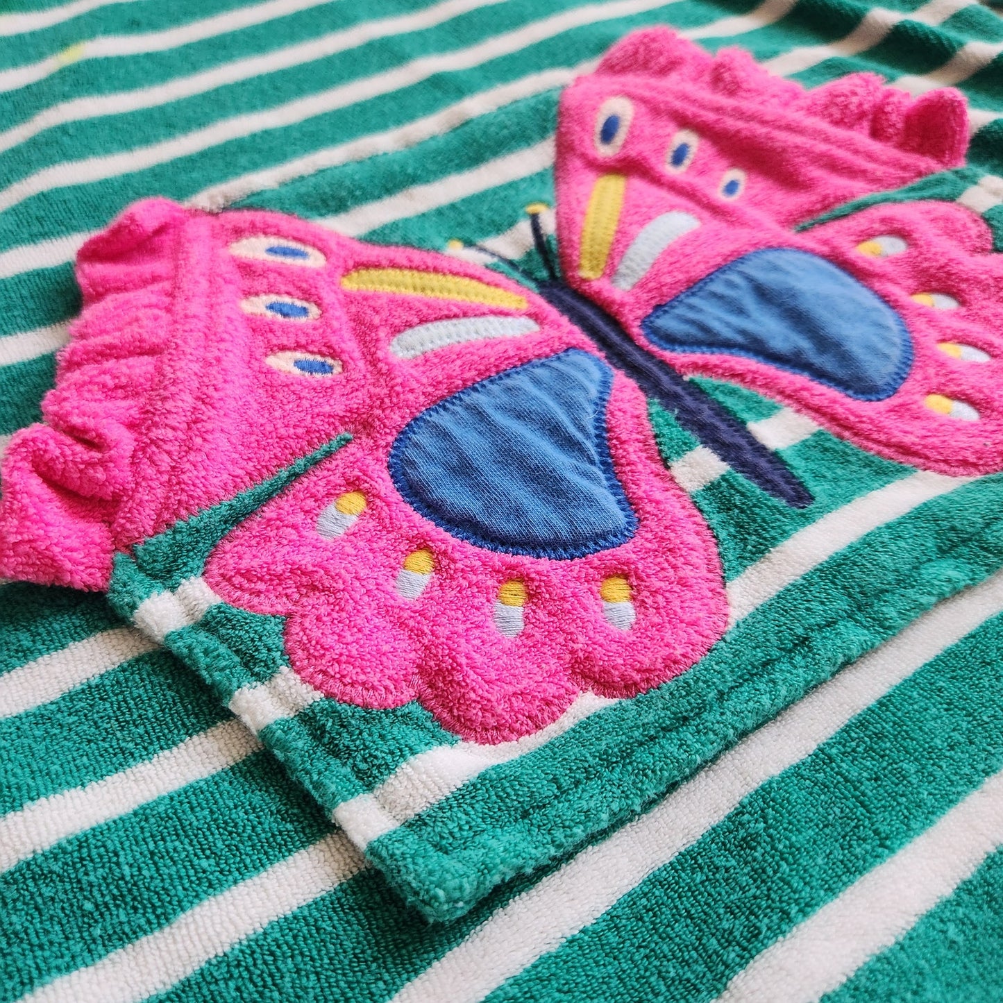 Mini Boden Girls Appliqué Towelling Throw-on in Aquamarine Butterfly Size 4-5 Y | 110 cm