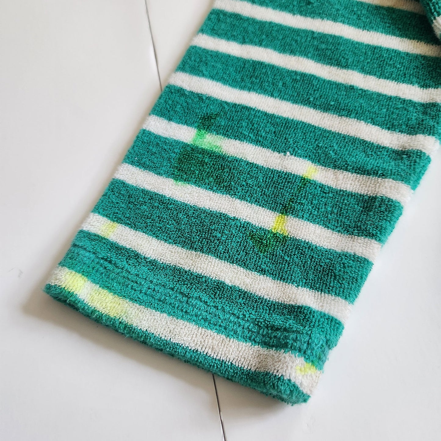 Mini Boden Girls Appliqué Towelling Throw-on in Aquamarine Butterfly Size 4-5 Y | 110 cm