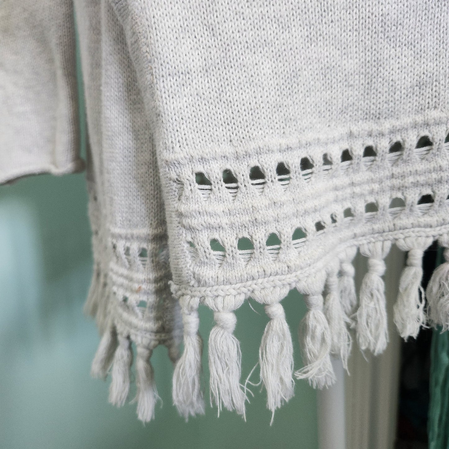 Lilly Pulitzer Martinique Long Fringe Hem Sweater Light Gray Women Size Small