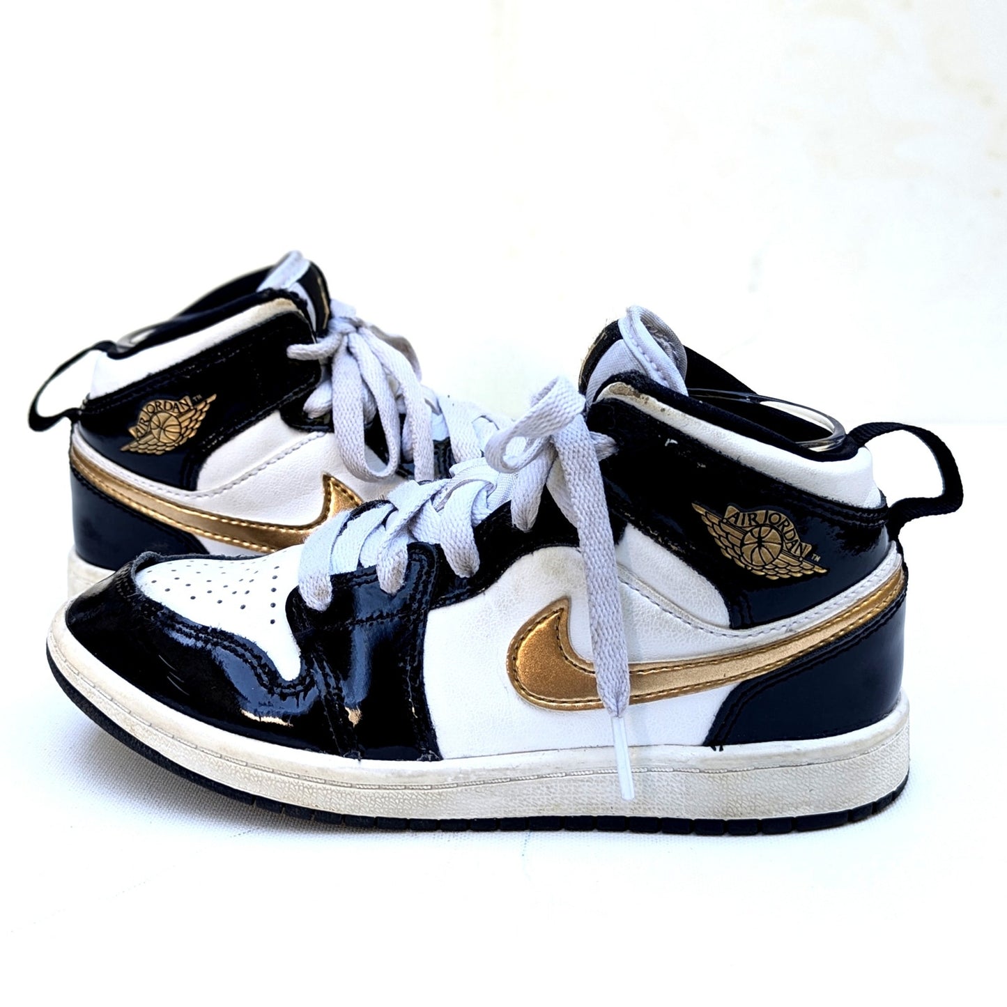 Nike Kids Air Jordan 1 Mid SE Toddler Shoes Size 9 Black Gold White Sneakers