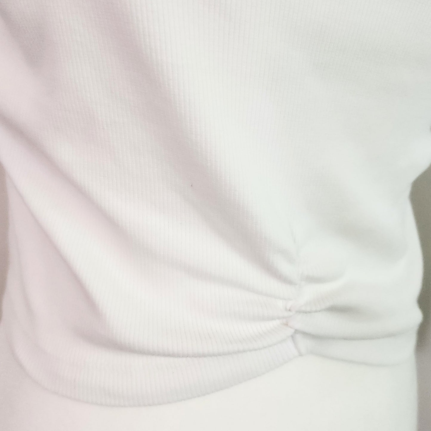 Melrose & Market Women's Cropped White Ribbed T-shirt Size M