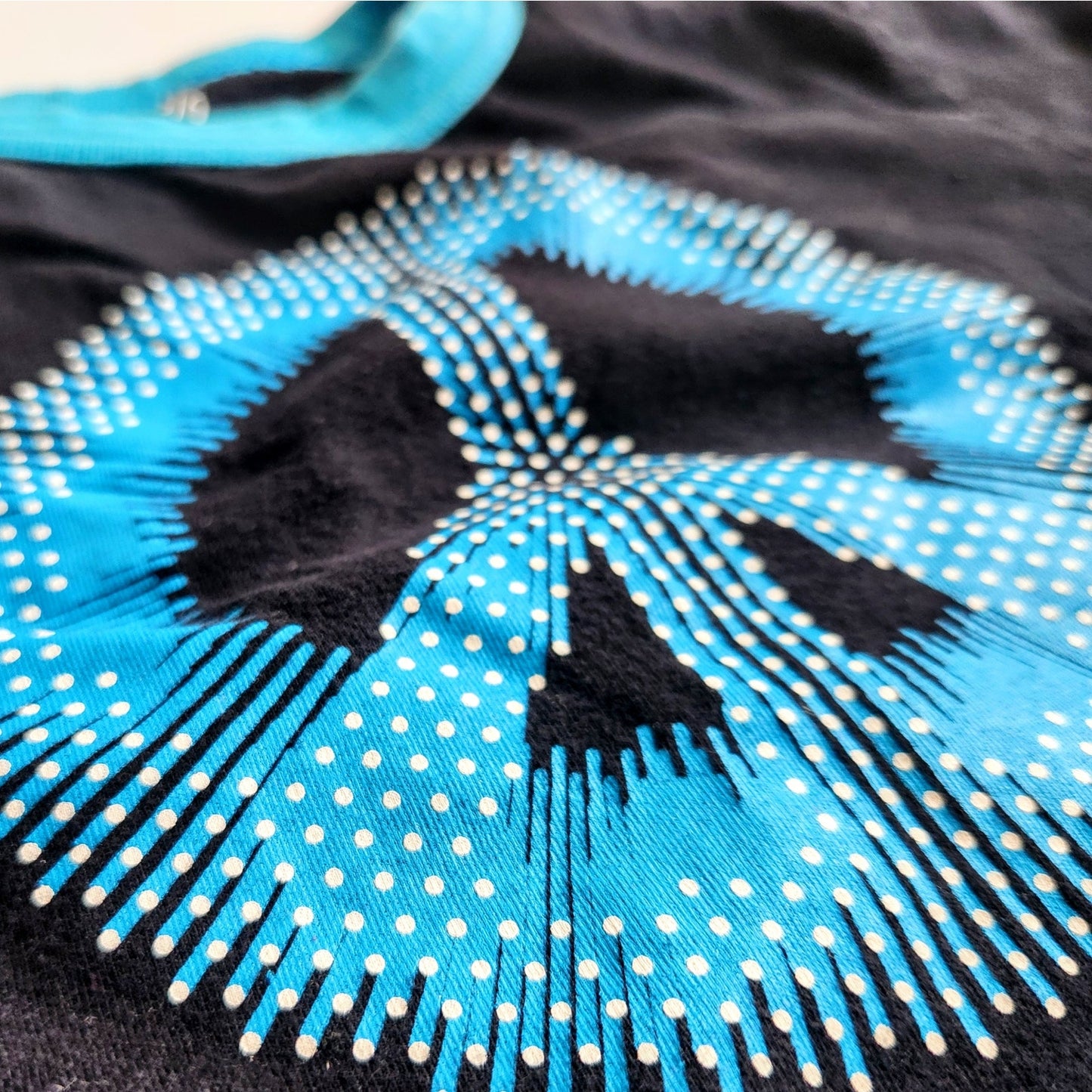 The Children's Place Vintage Y2K Retro Peace Sign Tee Black & Turquoise Size 5/6