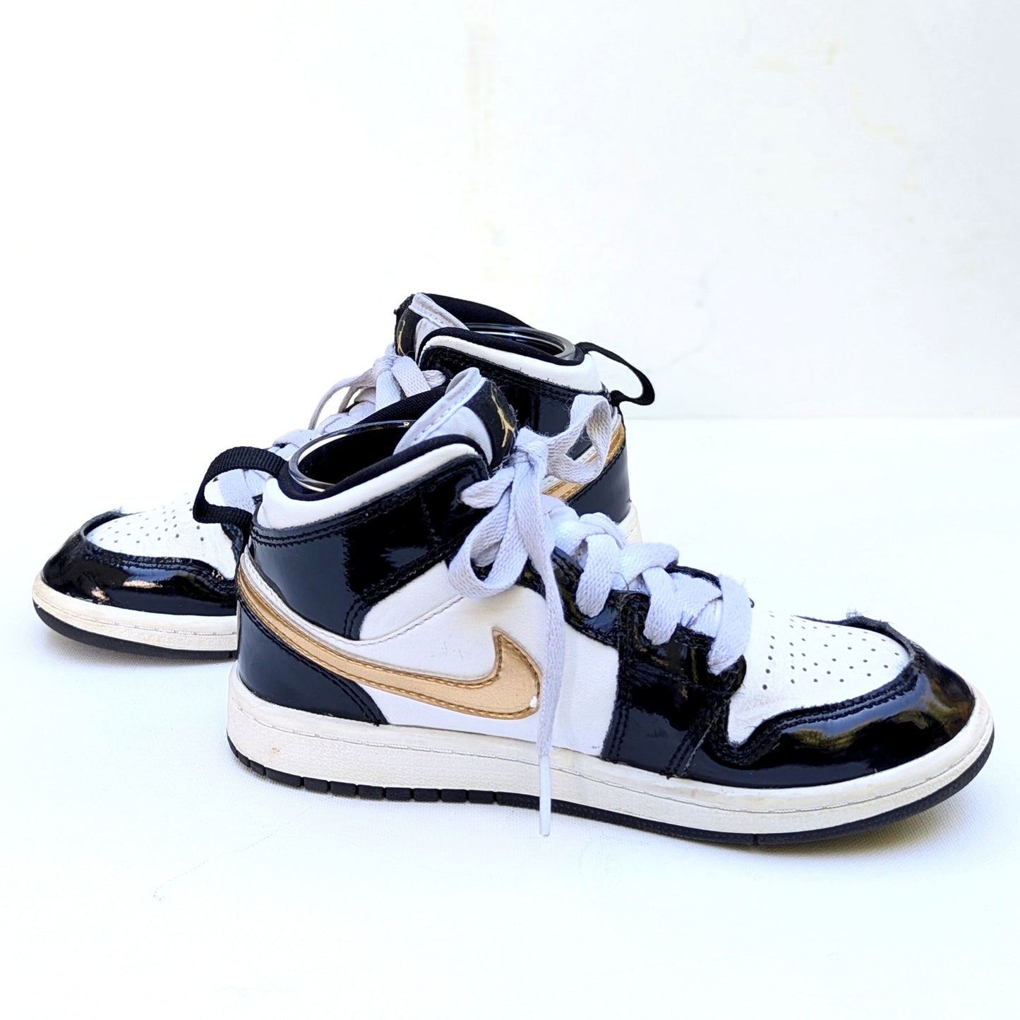 Nike Kids Air Jordan 1 Mid SE Toddler Shoes Size 9 Black Gold White Sneakers