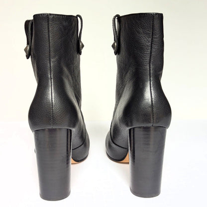 Paige Black Pebbled Leather Heeled Ankle Booties w/ Pewter Stud Size 7.5 NWOT