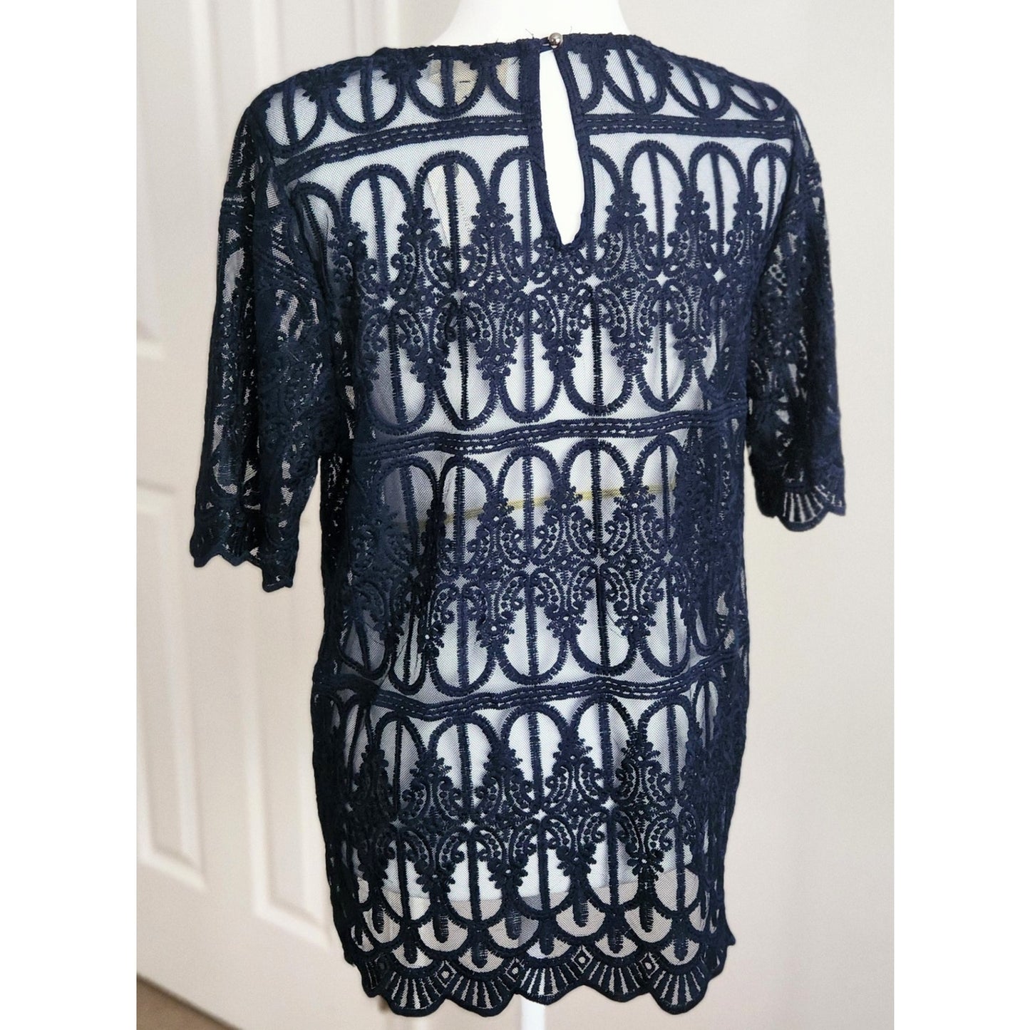 Anthropologie Women's En Elle Marka Lace Scallop Hem Navy Blue Blouse Size 10 NWT