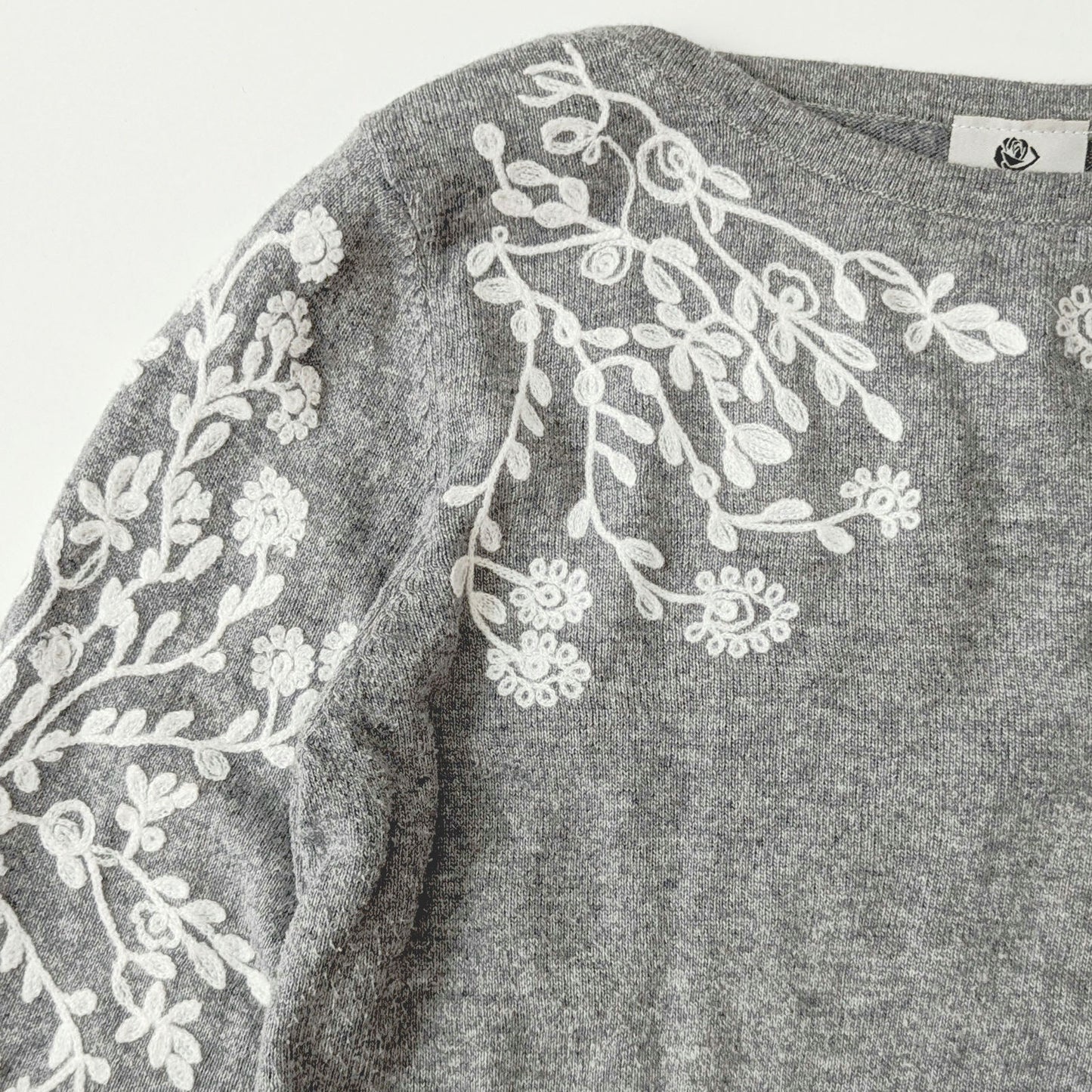 Rain + Rose Embroidered Gray Sweater – White Floral Detail – Angora Blend | Women's Size M